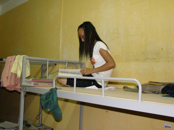 21h tại KTX Trường ĐH Công Đoàn, hầu hết các phòng vẫn sáng đèn. các sĩ tử chăm chú ôn bài. Phóng viên Báo Giáo dục đã có cuộc "đột kích" ghi lại những hình ảnh ôn tập trước giờ G của các sĩ tử. 21h tại KTX Trường ĐH Công Đoàn, hầu hết các phòng vẫn sáng đèn. các sĩ tử chăm chú ôn bài. Phóng viên Báo Giáo dục đã có cuộc "đột kích" ghi lại những hình ảnh ôn tập trước giờ G của các sĩ tử.