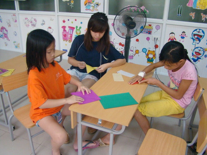 Hiên An tuy còn nhỏ nhưng tỏ ra rất chững chạc. >>BẤM ĐÂY XEM CẬP NHẬT ĐIỂM THI ĐẠI HỌC, CAO ĐẲNG NHANH NHẤT 2012 Hiên An tuy còn nhỏ nhưng tỏ ra rất chững chạc. >>BẤM ĐÂY XEM CẬP NHẬT ĐIỂM THI ĐẠI HỌC, CAO ĐẲNG NHANH NHẤT 2012