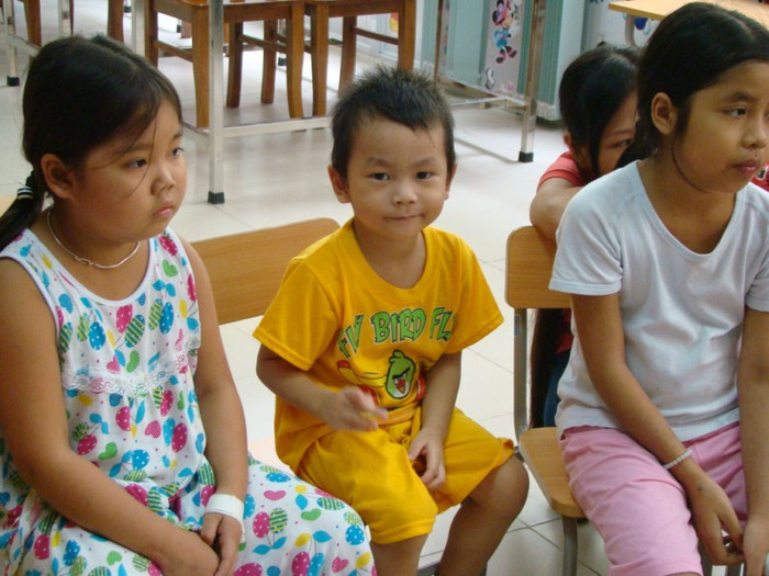 Trò chơi hát đối về con vật khiến các em nhỏ rất thích thú. >>BẤM ĐÂY XEM CẬP NHẬT ĐIỂM THI ĐẠI HỌC, CAO ĐẲNG NHANH NHẤT 2012 Trò chơi hát đối về con vật khiến các em nhỏ rất thích thú. >>BẤM ĐÂY XEM CẬP NHẬT ĐIỂM THI ĐẠI HỌC, CAO ĐẲNG NHANH NHẤT 2012