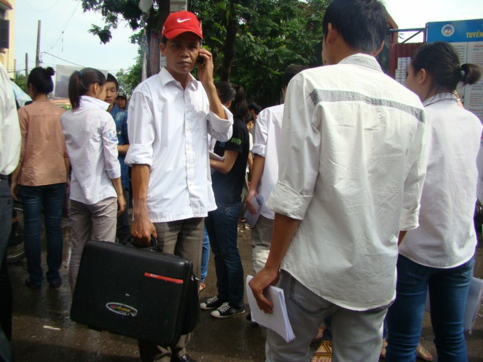 Xem đáp án môn Vật lí - Xem đáp án môn Toán - Xem đáp án môn Hóa - Xem đáp án môn Ngoại ngữ Khối A1