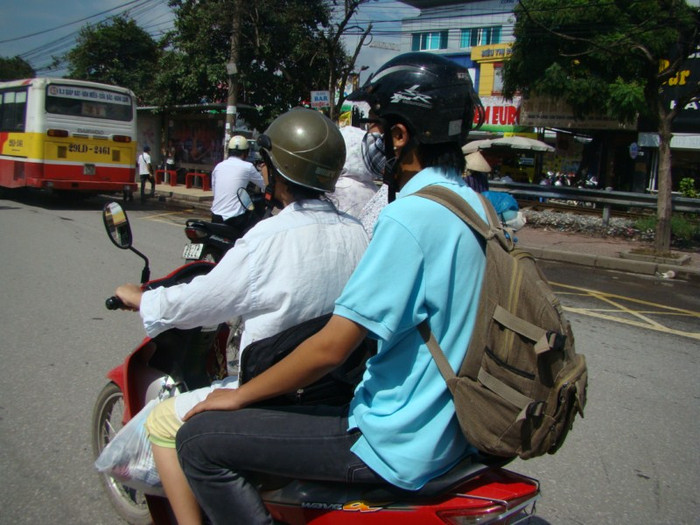 Xem đáp án môn Vật lí - Xem đáp án môn Toán - Xem đáp án môn Hóa - Xem đáp án môn Ngoại ngữ Khối A1