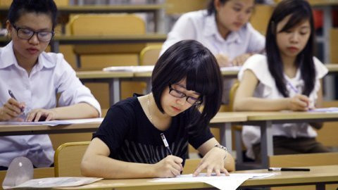 Thí sinh làm bài thi