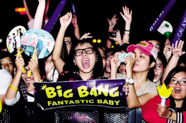 Nhiều bạn trẻ bỏ học, bỏ gia đình vì thần tượng Nhiều bạn trẻ bỏ học, bỏ gia đình vì thần tượng