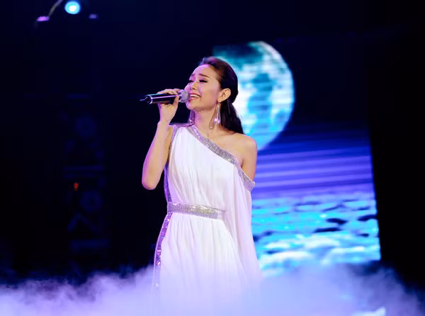 Và dịu dàng, tinh khôi với "Mây"