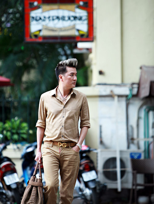 Đã tập luyện kỹ lưỡng và có hai đêm 'chạy' chương trình chính thức tại Sài Gòn, khi ra Hà Nội anh thảnh thơi hơn nhiều.