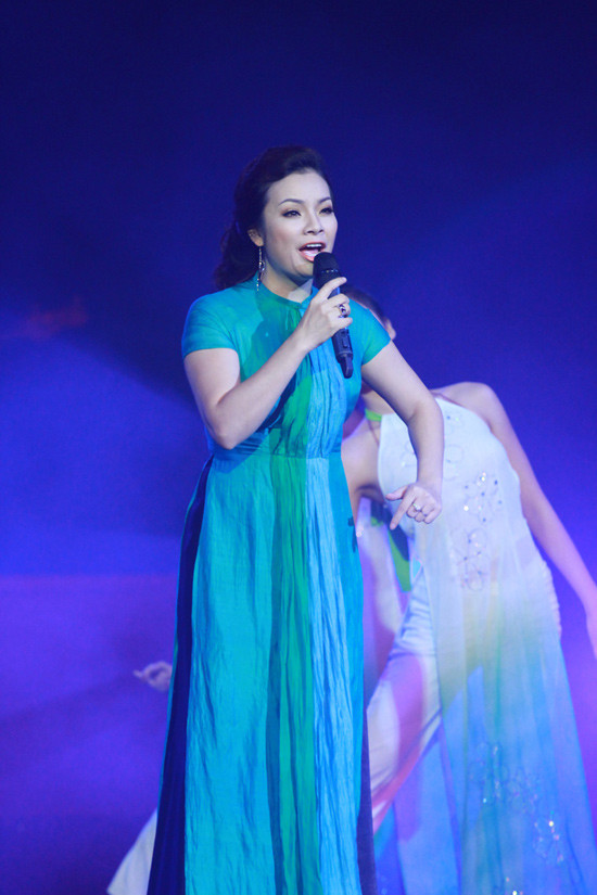 Tân Nhàn ngọt ngào với Xa khơi, Rặng trâm bầu...