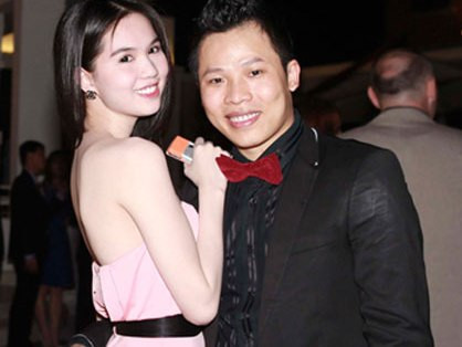 Vũ Khắc Tiệp cùng "gà cưng" Ngọc Trinh. Vũ Khắc Tiệp cùng "gà cưng" Ngọc Trinh.