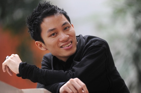 Tùng Dương là khách mời của chương trình Rubic Chat với chủ đề Chuyện ăn mặc của nghệ sĩ.