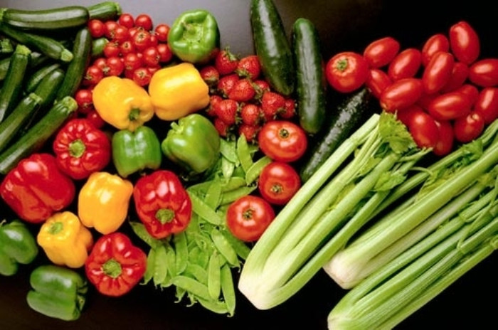 4. Thực phẩm giàu khoáng chất: Sợ lạnh có liên quan tới việc thiếu khoáng chất trong chế độ ăn uống. Magiê, kẽm, sắt… là những chất sinh nhiệt không thể thiếu. Các loại rau củ quả rất giàu khoáng chất như cà rốt, khoai tây, cải thìa, ngó sen, khoai lang... chứa các khoáng chất này nên có thể giúp bạn tăng khả năng chịu rét.