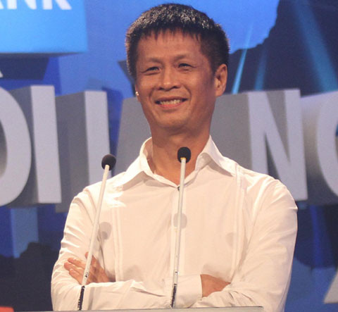 Lê Hoàng từng là "cơn ác mộng" đối với các thí sinh dự thi Cặp đôi hoàn hảo 2012. Lê Hoàng từng là "cơn ác mộng" đối với các thí sinh dự thi Cặp đôi hoàn hảo 2012.