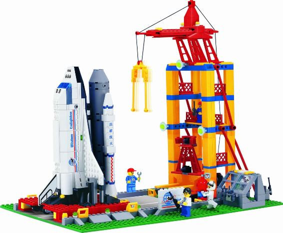 Tuy nhiên, bất chấp cảnh báo trên, một số hãng sản xuất đồ chơi trẻ em vẫn cho rằng đồ chơi nhựa do họ sản xuất là an toàn với trẻ nhỏ. Để đảm bảo sức khỏe cũng như sự phát triển toàn diện của con mình, tốt nhất, người lớn nên hạn chế cho trẻ chơi đồ chơi bằng nhựa và phải chú ý tìm hiểu rõ nguồn gốc, xuất xứ của loại đồ chơi đó. Tuy nhiên, bất chấp cảnh báo trên, một số hãng sản xuất đồ chơi trẻ em vẫn cho rằng đồ chơi nhựa do họ sản xuất là an toàn với trẻ nhỏ. Để đảm bảo sức khỏe cũng như sự phát triển toàn diện của con mình, tốt nhất, người lớn nên hạn chế cho trẻ chơi đồ chơi bằng nhựa và phải chú ý tìm hiểu rõ nguồn gốc, xuất xứ của loại đồ chơi đó.