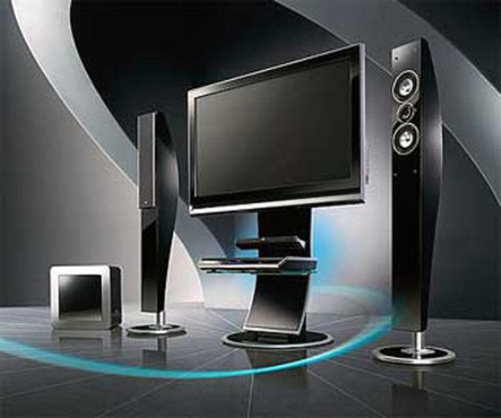 3. Đồ điện tử: Cuộc sống hiện đại, các thiết bị điện tử trong mỗi nhà ngày càng nhiều chẳng hạn như ti vi và máy tính, chứa chất chống cháy brôm. Khi các này phát tán vào không khí và khiến trẻ hít phải và ảnh hưởng đến sức khỏe của trẻ. Ngoài ra còn có chất chống cháy BFR (Brominated flame retardant), thủ phạm làm giảm các chức năng của não và làm tăng bệnh ung thư, đây là những hóa chất được người ta bổ xung vào để sản xuất các mạch điện cũng như hộp nhựa của các thiết bị nói trên. 3. Đồ điện tử: Cuộc sống hiện đại, các thiết bị điện tử trong mỗi nhà ngày càng nhiều chẳng hạn như ti vi và máy tính, chứa chất chống cháy brôm. Khi các này phát tán vào không khí và khiến trẻ hít phải và ảnh hưởng đến sức khỏe của trẻ. Ngoài ra còn có chất chống cháy BFR (Brominated flame retardant), thủ phạm làm giảm các chức năng của não và làm tăng bệnh ung thư, đây là những hóa chất được người ta bổ xung vào để sản xuất các mạch điện cũng như hộp nhựa của các thiết bị nói trên.