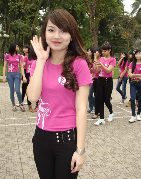 Nguyễn Hằng Nga Hoa khôi thanh lịch Trường THPT Đông Đô Nguyễn Hằng Nga Hoa khôi thanh lịch Trường THPT Đông Đô