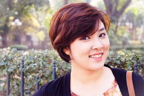 Bận đi lưu diễn, nhưng Bảo Trâm không quên tặng quà và chúc mừng chị em phụ nữ.