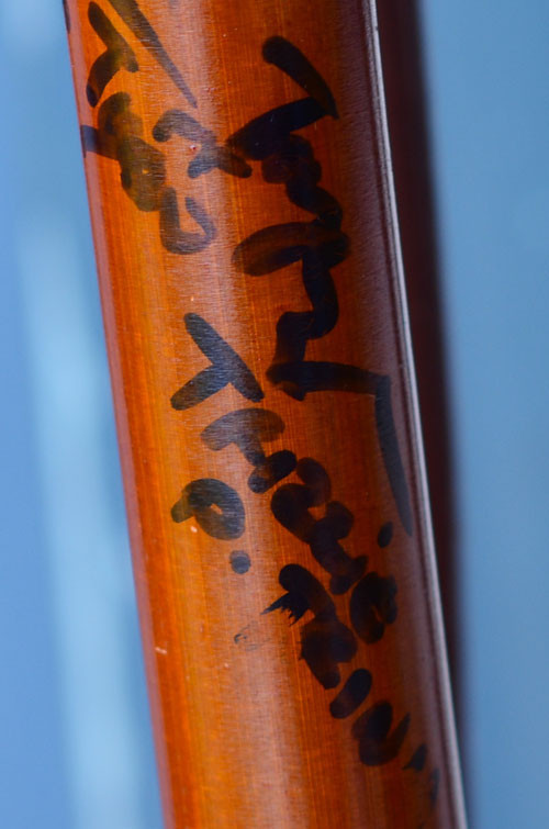 Ý định này của nam ca sĩ đều được vợ và ca sĩ Hồng Nhung ủng hộ. Cả hai đã cùng để lai chữ ký trên chiếc điếu cày, và hy vọng nó sẽ có giá trị với những ai đam mê giọng ca của anh và muốn sở hữu nó để làm kỷ niệm. Ý định này của nam ca sĩ đều được vợ và ca sĩ Hồng Nhung ủng hộ. Cả hai đã cùng để lai chữ ký trên chiếc điếu cày, và hy vọng nó sẽ có giá trị với những ai đam mê giọng ca của anh và muốn sở hữu nó để làm kỷ niệm.