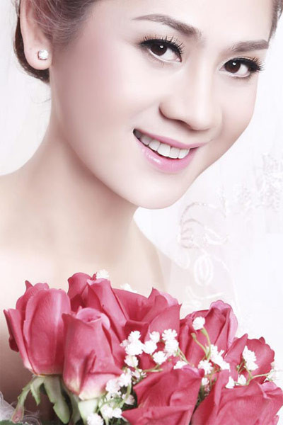 Gần đây, MC Lý Triệu Dân - người bạn có mối quan hệ thân thiết với Lâm Chí Khanh đã chia sẻ trên một trang thông tin về việc Khanh sẽ đại diện cho Việt Nam thi Hoa hậu chuyển giới quốc tế 2013. Gần đây, MC Lý Triệu Dân - người bạn có mối quan hệ thân thiết với Lâm Chí Khanh đã chia sẻ trên một trang thông tin về việc Khanh sẽ đại diện cho Việt Nam thi Hoa hậu chuyển giới quốc tế 2013.