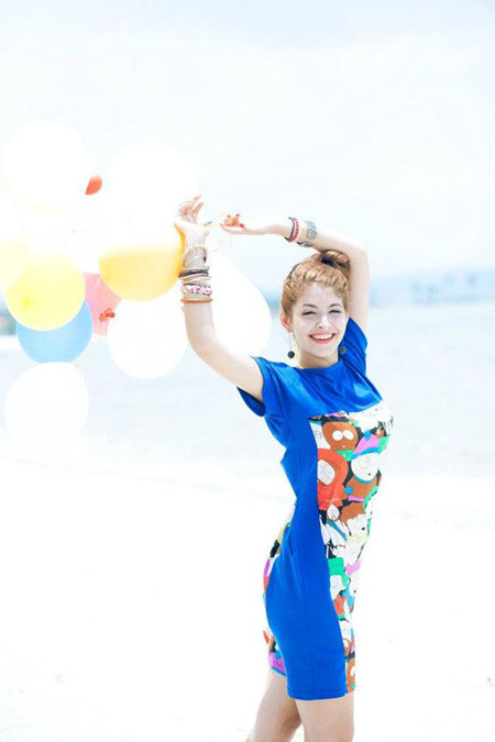 Cô nàng được biết tới với hình ảnh trong sáng, hồn nhiên. Cô nàng được biết tới với hình ảnh trong sáng, hồn nhiên.