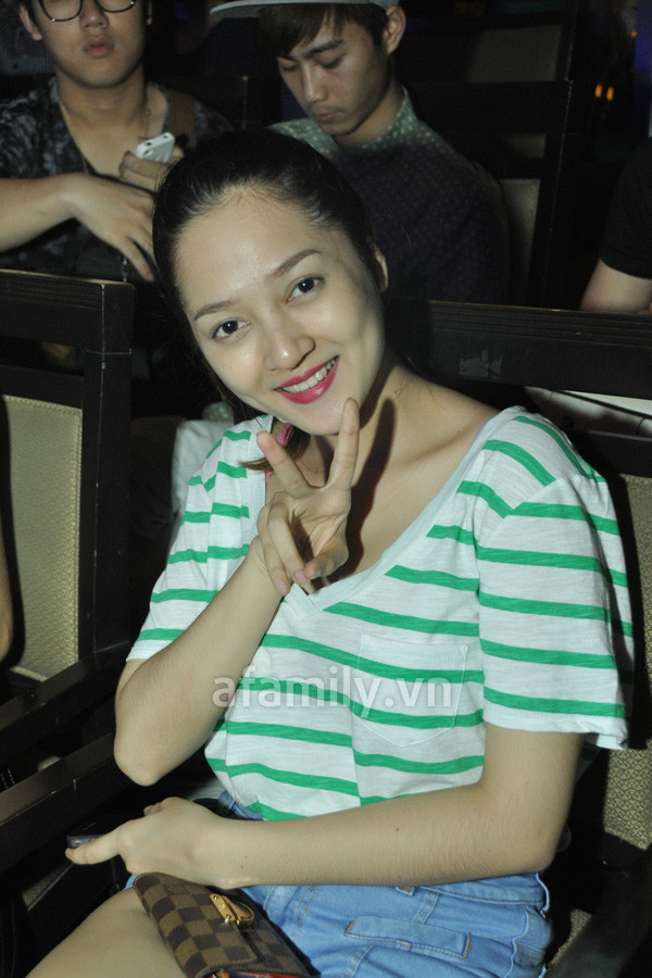 Dù đang bận rộn cho việc tập luyện cho vòng thi tiếp theo của mình tại cuộc thi The Voice nhưng Bảo Anh đã bất ngờ đến sân khấu Lan Anh để xem chương trình Bài hát Việt tháng 10. Dù đang bận rộn cho việc tập luyện cho vòng thi tiếp theo của mình tại cuộc thi The Voice nhưng Bảo Anh đã bất ngờ đến sân khấu Lan Anh để xem chương trình Bài hát Việt tháng 10.