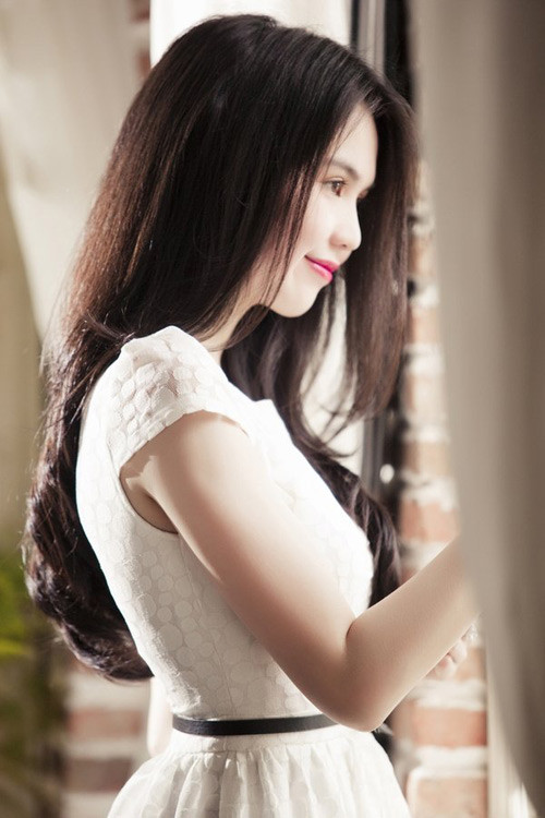 Nhắc tới tuyên bố trở thành nữ hoàng đồ lót số 1 châu Á, Ngọc Trinh cho biết: “Đó là ước mơ của em và em vẫn đang mơ điều ấy, trở thành nữ hoàng đồ lót là con đường dài mà anh Tiệp đã định hướng cho em. Tuy nhiên, cơ hội để thực hiện nó không phải dễ dàng". (Theo Yahoo) Nhắc tới tuyên bố trở thành nữ hoàng đồ lót số 1 châu Á, Ngọc Trinh cho biết: “Đó là ước mơ của em và em vẫn đang mơ điều ấy, trở thành nữ hoàng đồ lót là con đường dài mà anh Tiệp đã định hướng cho em. Tuy nhiên, cơ hội để thực hiện nó không phải dễ dàng". (Theo Yahoo)