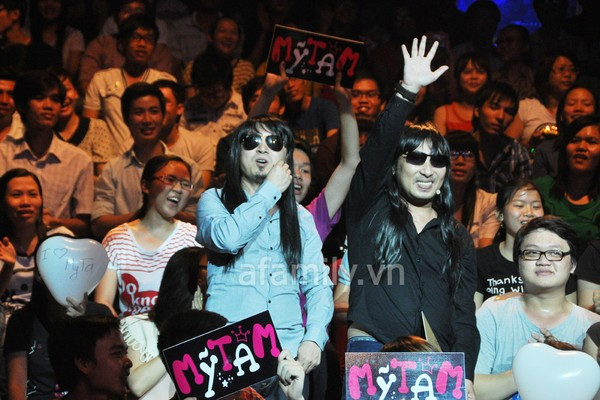 Quang Dũng có chia sẻ rằng: "Ở đêm trước anh thấy Mỹ Tâm có một bộ tóc như thế này và được khán giả cổ vũ hết sức nhiệt tình, nhưng khi Mỹ Tâm biểu diễn ở trên kia, tôi mới nhận ra giọng hát mới là điều quan trọng nhất, hơn cả những thứ như tóc, quần áo, hình thức bên ngoài". (Theo afamily)