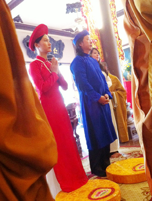 Ngày 24/10, Hải Yến rạng ngời hạnh phúc sánh vai chú rể Calvin Tài Lâm trong hôn lễ ở Bắc Ninh. Chồng cô hiện là tổng giám đốc một công ty chuyên sản xuất màn sáo, cửa chớp, thiết kế nội thất, đồ gỗ trang trí. Đôi uyên ương có hơn 3 năm yêu nhau. Trước đó, khác với các cặp đôi khác, Hải Yến và chú rể tổ chức hôn lễ giản dị tại 1 ngôi chùa.