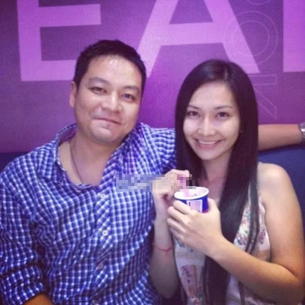 Đặc biệt, bên cạnh hai mẹ con còn có sự xuất hiện của một người đàn ông lạ mặt. Theo một vài thông tin thì đây chính là người yêu hiện tại của Kim Hiền. (Theo ngoisao.vn)