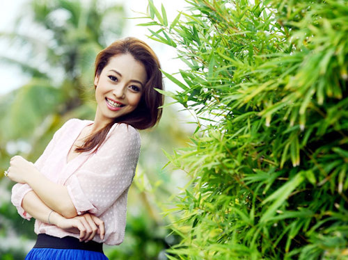 Đã có nhiều câu hỏi phỏng vấn người đẹp về cách giữ gìn nhan sắc nhưng cô hầu như lần nào cũng chỉ trả lời: “Tôi không có bí quyết hay kinh nghiệm gì đặc biệt mà luôn chọn cho mình lối sống đơn giản mà khoẻ khoắn". Đã có nhiều câu hỏi phỏng vấn người đẹp về cách giữ gìn nhan sắc nhưng cô hầu như lần nào cũng chỉ trả lời: “Tôi không có bí quyết hay kinh nghiệm gì đặc biệt mà luôn chọn cho mình lối sống đơn giản mà khoẻ khoắn".