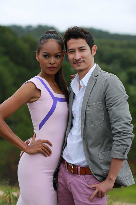 Khi được hỏi về chuyện này, Huy Khánh cười tươi cho biết cô gái ấy là Lâm Thu Hằng (Hoa hậu Biển Hoa hậu Việt Nam 2008). Huy Khánh và Thu Hằng lên Đà Lạt để làm người mẫu cho Vespa. (Theo ihay) Khi được hỏi về chuyện này, Huy Khánh cười tươi cho biết cô gái ấy là Lâm Thu Hằng (Hoa hậu Biển Hoa hậu Việt Nam 2008). Huy Khánh và Thu Hằng lên Đà Lạt để làm người mẫu cho Vespa. (Theo ihay)