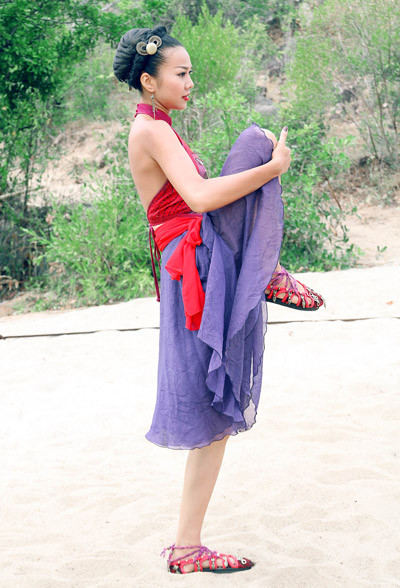 Phim 'Mỹ nhân kế' lấy đi của Thanh Hằng nhiều sức lực, mồ hôi và cả máu. Phim 'Mỹ nhân kế' lấy đi của Thanh Hằng nhiều sức lực, mồ hôi và cả máu.