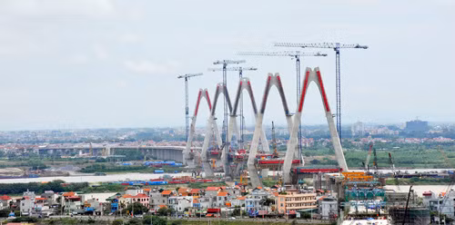 Dự án cầu Nhật Tân (Hà Nội) chậm tiến độ 27 tháng - Ảnh: T.K