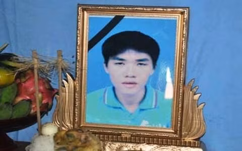 Tấm gương hi sinh của anh Trần Hữu Hiệp là tấm gương sáng cho thê hệ trẻ noi theo. Tấm gương hi sinh của anh Trần Hữu Hiệp là tấm gương sáng cho thê hệ trẻ noi theo.