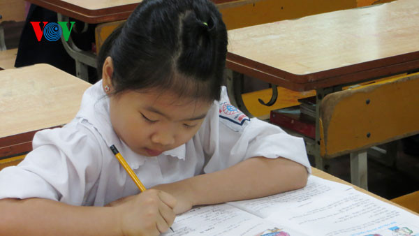 Trẻ con đang phải học quá nhiều thứ Trẻ con đang phải học quá nhiều thứ