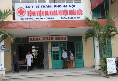 "Tôi và tất cả cán bộ trong bệnh viện đã phải chịu đựng quá lâu, đã sống và làm việc quá nhục nhã. Còn nhân dân thì bị nhận một dịch vụ lừa đảo” - lời chị Nguyệt. "Tôi và tất cả cán bộ trong bệnh viện đã phải chịu đựng quá lâu, đã sống và làm việc quá nhục nhã. Còn nhân dân thì bị nhận một dịch vụ lừa đảo” - lời chị Nguyệt.