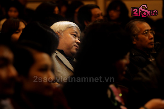 Bầu Kiên xuất hiện tại đêm ca nhạc "Riêng một góc trời" của danh ca Tuấn Ngọc hồi tháng 1/2012 Bầu Kiên xuất hiện tại đêm ca nhạc "Riêng một góc trời" của danh ca Tuấn Ngọc hồi tháng 1/2012