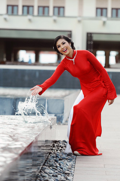 Sau 2 năm đăng quang, Hoa hậu Ngọc Hân đã hoàn thành tốt những nhiệm vụ của mình là làm từ thiện và các hoạt động xã hội. Sau 2 năm đăng quang, Hoa hậu Ngọc Hân đã hoàn thành tốt những nhiệm vụ của mình là làm từ thiện và các hoạt động xã hội.