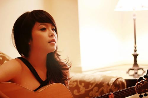 Cô bày tỏ cảm xúc khi bị “ném đá”: “ Tôi buồn chứ. Nhưng như tôi nói ở trên, mỗi người có một quan điểm và cách nghĩ khác nhau. Tôi không thể bắt họ phải yêu thích mình. Có cơ hội được đi tiếp, tôi chỉ biết cố gắng và cố gắng. Những khả năng của tôi, tôi cũng rất muốn sẽ thể hiện hết mình ở cuộc thi. Vì tôi đã đặt mục tiêu thử thách bản thân vào cuộc thi này.” (Theo Tinmoi)