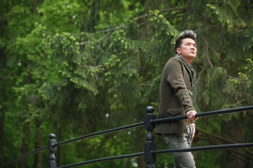 Sau chuyến lưu diễn tại Mỹ, Đàm Vĩnh Hưng quyết định tái ngộ khán giả bằng đêm nhạc mang chủ đề Lá Thu Vàng với sự tham gia đặc biệt của huấn luyện viên Thu Minh và thí sinh The Voice - Thu Thùy. Sau chuyến lưu diễn tại Mỹ, Đàm Vĩnh Hưng quyết định tái ngộ khán giả bằng đêm nhạc mang chủ đề Lá Thu Vàng với sự tham gia đặc biệt của huấn luyện viên Thu Minh và thí sinh The Voice - Thu Thùy.