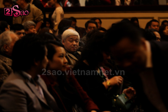 Bầu Kiên xuất hiện tại đêm ca nhạc "Riêng một góc trời" của danh ca Tuấn Ngọc hồi tháng 1/2012 Bầu Kiên xuất hiện tại đêm ca nhạc "Riêng một góc trời" của danh ca Tuấn Ngọc hồi tháng 1/2012