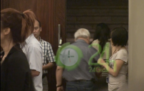 12/4, bầu Kiên cùng vợ đi xem đêm nhạc thứ 2 của Mỹ Linh mang tên "Và em sẽ hát", diễn ra tại Cung văn hóa hữu nghị Việt Xô 12/4, bầu Kiên cùng vợ đi xem đêm nhạc thứ 2 của Mỹ Linh mang tên "Và em sẽ hát", diễn ra tại Cung văn hóa hữu nghị Việt Xô