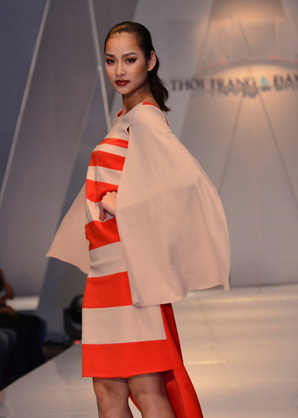 Nhiều người thầm tiếc cho Vương Thu Phương khi không có cơ hội tỏa sáng, bởi cô sở hữu gương mặt rất xinh đẹp, đúng 'chất' Hoa hậu Việt Nam. Nhiều người thầm tiếc cho Vương Thu Phương khi không có cơ hội tỏa sáng, bởi cô sở hữu gương mặt rất xinh đẹp, đúng 'chất' Hoa hậu Việt Nam.