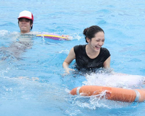 Vượt qua những lời chê, cả Bảo Anh và Bùi Anh Tuấn dù buồn nhưng đang tập trung cao độ cho vòng thi sắp tới. Vượt qua những lời chê, cả Bảo Anh và Bùi Anh Tuấn dù buồn nhưng đang tập trung cao độ cho vòng thi sắp tới.