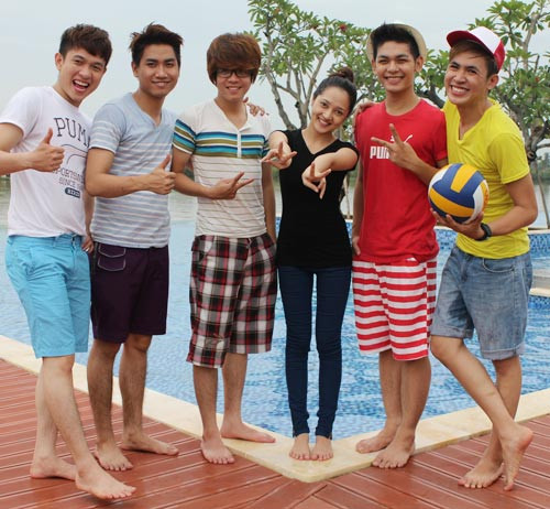 Ngoài bộ đôi hot của The Voice, chương trình còn có sự tham gia của Vmusic trong vai trò khách mời. Họ đã có những khoảnh khắc đáng nhớ trong buổi vui chơi, nghỉ ngơi này. Ngoài bộ đôi hot của The Voice, chương trình còn có sự tham gia của Vmusic trong vai trò khách mời. Họ đã có những khoảnh khắc đáng nhớ trong buổi vui chơi, nghỉ ngơi này.