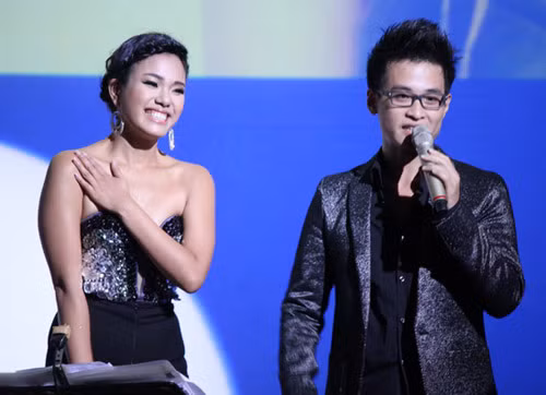 Tại một phòng trà, ca sỹ Phương Vy đã tổ chúc đêm nhạc để mừng sinh nhật 24 tuổi của mình. Tâm sự trong đêm diễn, Phương Vy cho biết rất vui vì trong 4 năm ca hát ngày càng nhận được nhiều tình cảm của mọi người. Bên cạnh đó, giọng ca "Lúc mới yêu" còn tâm sự về quá trình hoạt động nghệ thuật của mình.