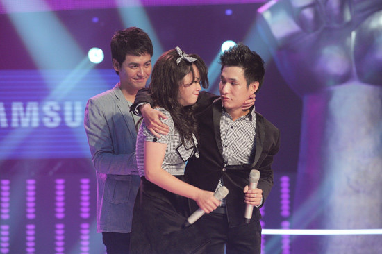 Trang Quốc Cường trải lòng về thất bại trước Thái Trinh: "Đã khá lâu từ ngày quay hình cho vòng thi này và thời gian qua, Cường cũng bận học quá nên cũng không còn buồn nữa. Tối qua, khi xem lại phần thi của mình, Cường cũng không còn thấy buồn nữa mà chỉ thấy hài lòng vì phần trình diễn của Cường và Trinh thôi." Trang Quốc Cường trải lòng về thất bại trước Thái Trinh: "Đã khá lâu từ ngày quay hình cho vòng thi này và thời gian qua, Cường cũng bận học quá nên cũng không còn buồn nữa. Tối qua, khi xem lại phần thi của mình, Cường cũng không còn thấy buồn nữa mà chỉ thấy hài lòng vì phần trình diễn của Cường và Trinh thôi."