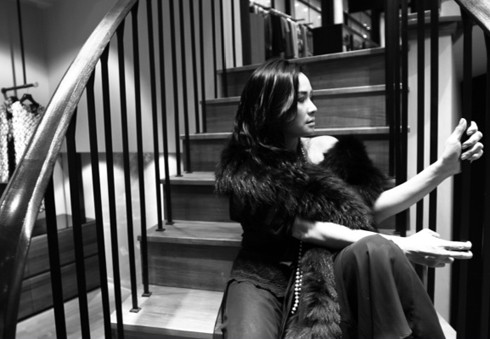 Cho tới bây giờ, "dư âm" của cuộc khẩu chiến mà Thanh Lam châm ngòi vẫn còn đang nóng hôi hổi. Bản thân Diva cũng phải hứng chịu không ít búa rìu của dư luận Cho tới bây giờ, "dư âm" của cuộc khẩu chiến mà Thanh Lam châm ngòi vẫn còn đang nóng hôi hổi. Bản thân Diva cũng phải hứng chịu không ít búa rìu của dư luận