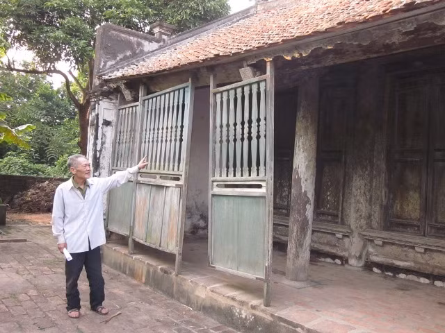 Cụ Trần Bá Huấn cho biết, ngôi nhà này đã hai lần "chết hụt"
