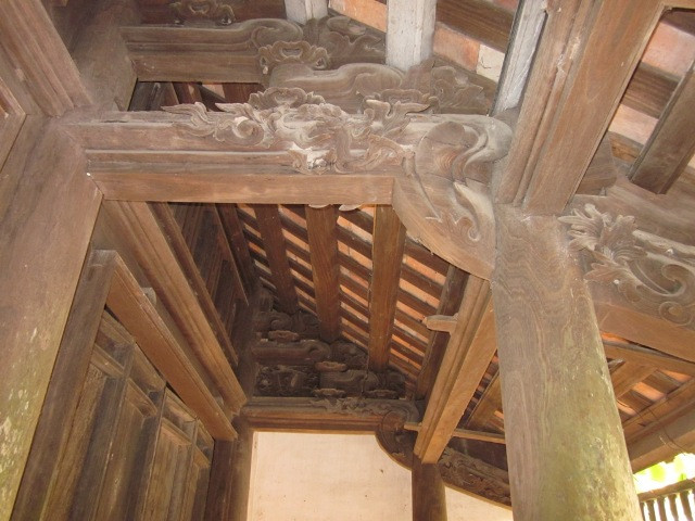 Những nét chạm khắc hoa văn tinh sảo, lạ mắt Những nét chạm khắc hoa văn tinh sảo, lạ mắt