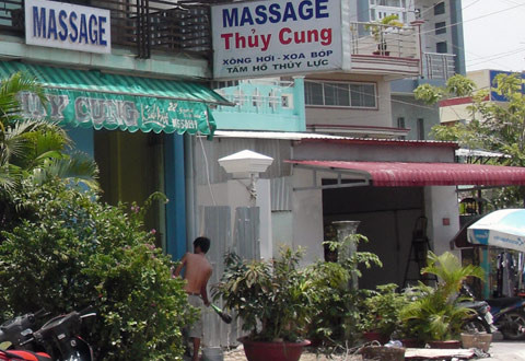 Cơ sở massage Thủy Cung nơi ông Quang thường lui tới. Cơ sở massage Thủy Cung nơi ông Quang thường lui tới.