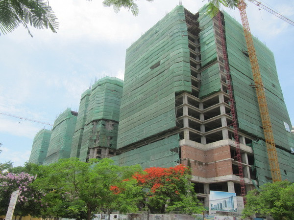 các tòa tháp 21 và 24 tầng đã xây thô các tòa tháp 21 và 24 tầng đã xây thô