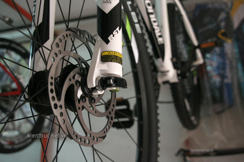 Hệ thống phanh đĩa của xe đạp luôn được kiểm tra cẩn thận